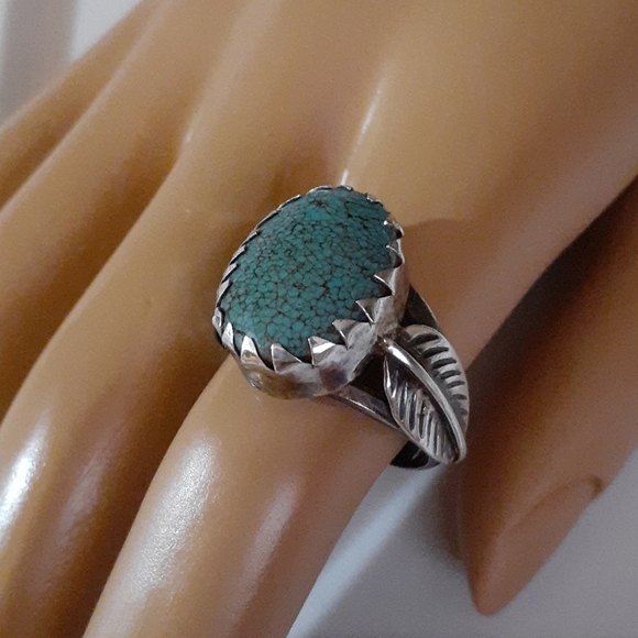 SOLD 💙 Navajo Design Feather Ring - Picture 12 of 12